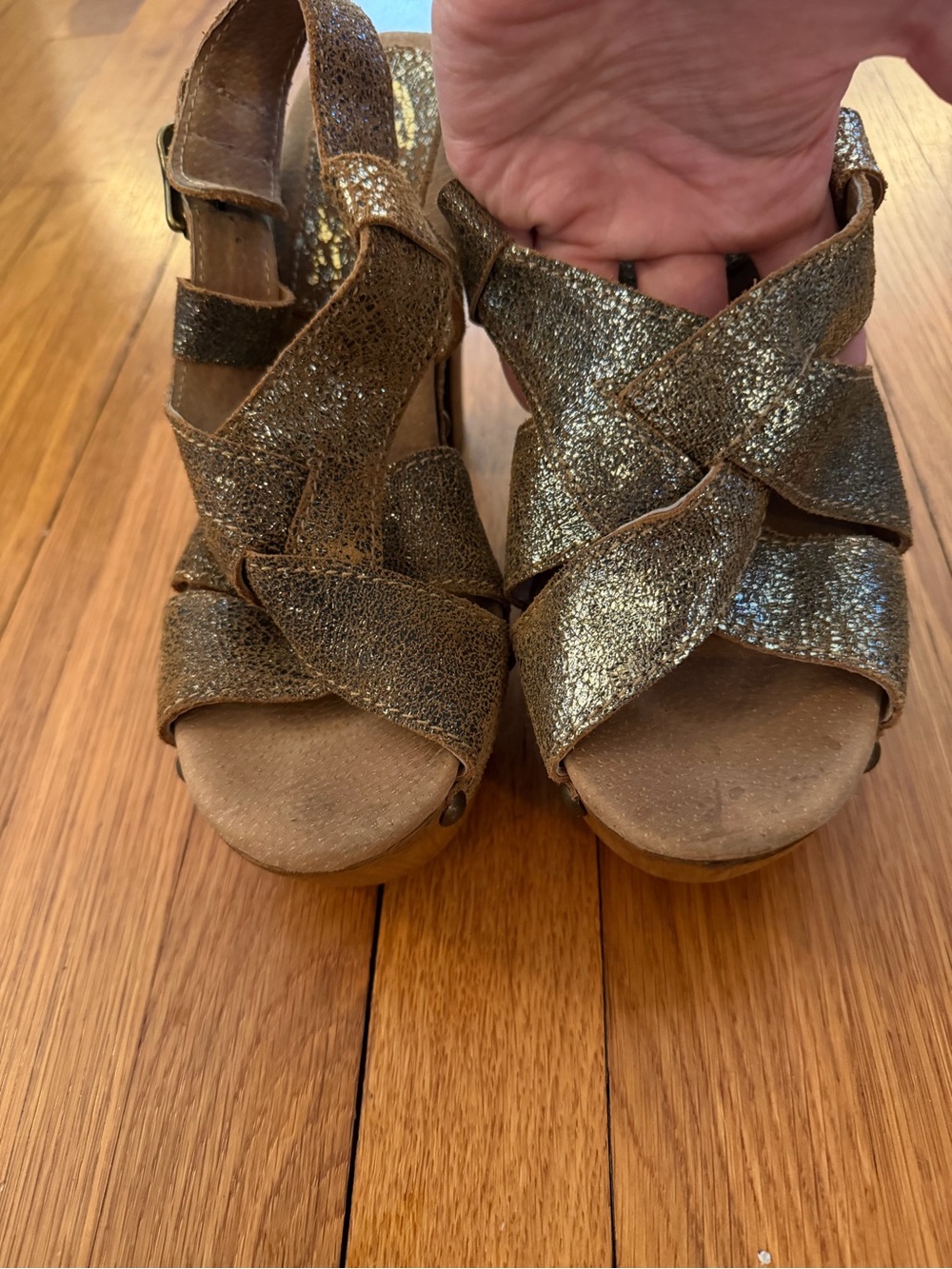 Sbicca leather Glitter Crisscross platform Sandals - Metallic Gold